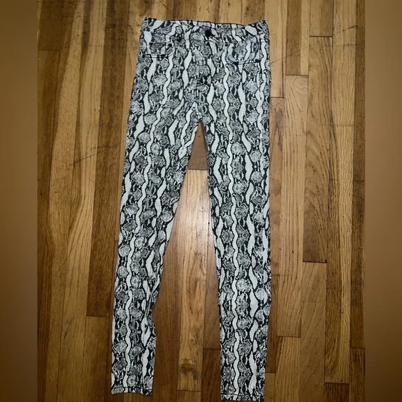 Snake Print Skinny Jeans - Picture 3 of 4